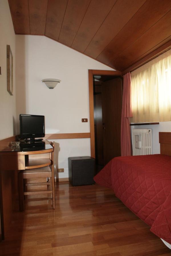Hotel Cristallo Madonna di Campiglio Room photo