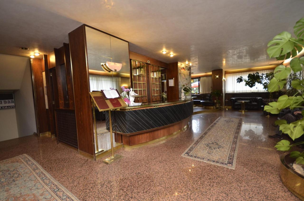 Hotel Cristallo Madonna di Campiglio Exterior photo