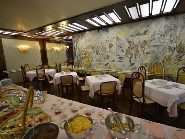Hotel Cristallo Madonna di Campiglio Exterior photo