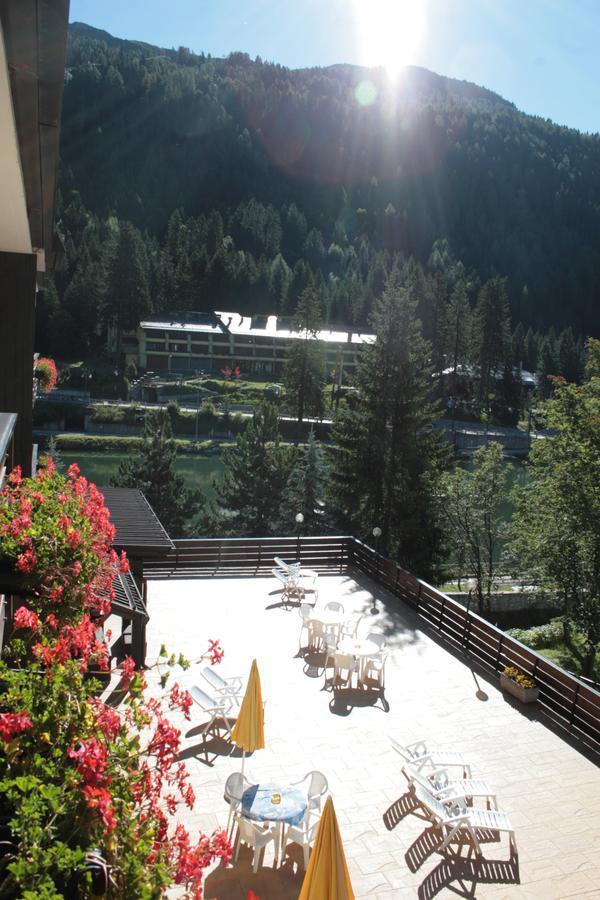 Hotel Cristallo Madonna di Campiglio Exterior photo